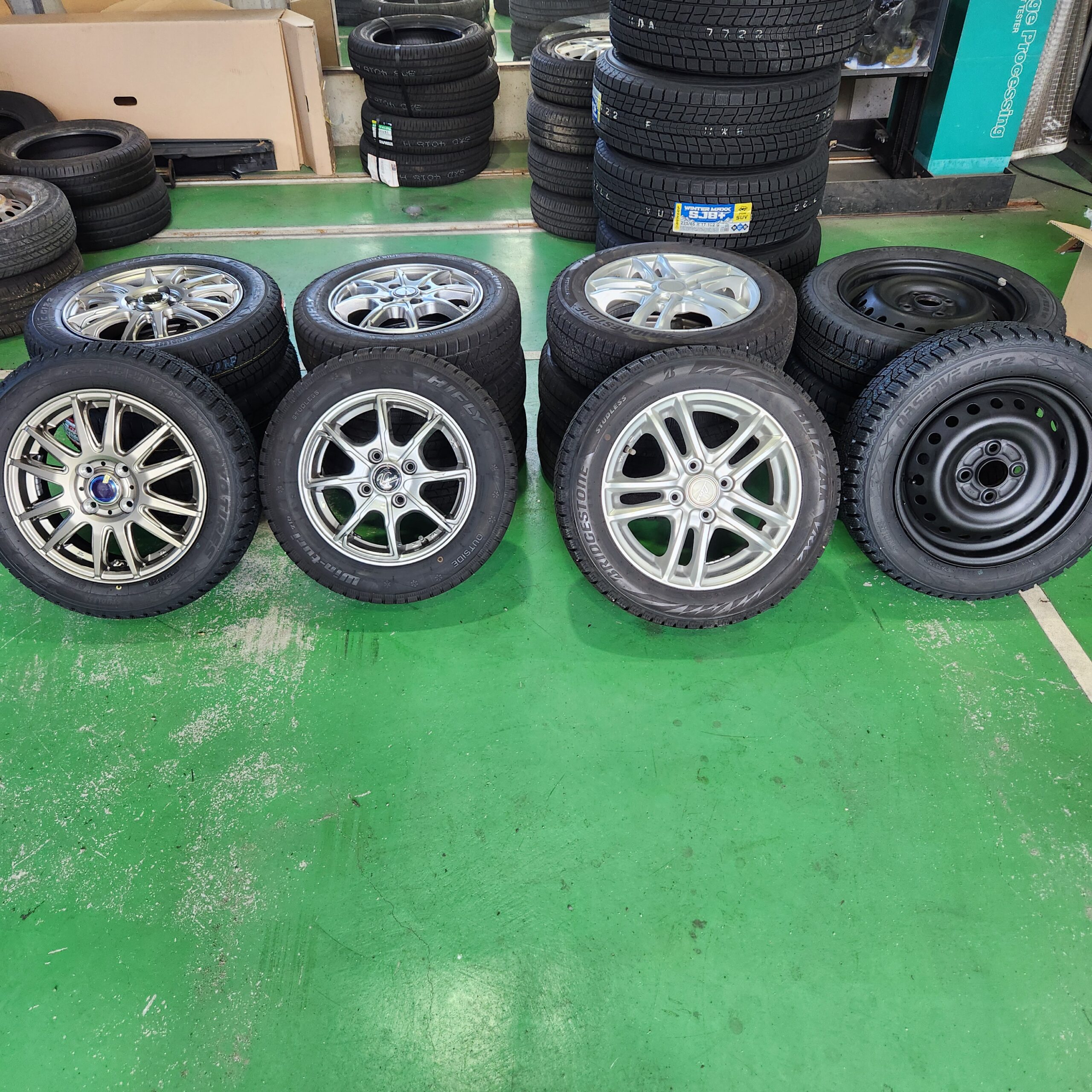 スタッドレスタイヤセットのレンタルしております