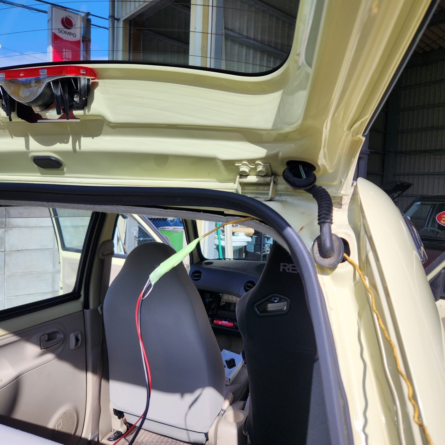 ダイハツ L235Sエッセ 用品取付