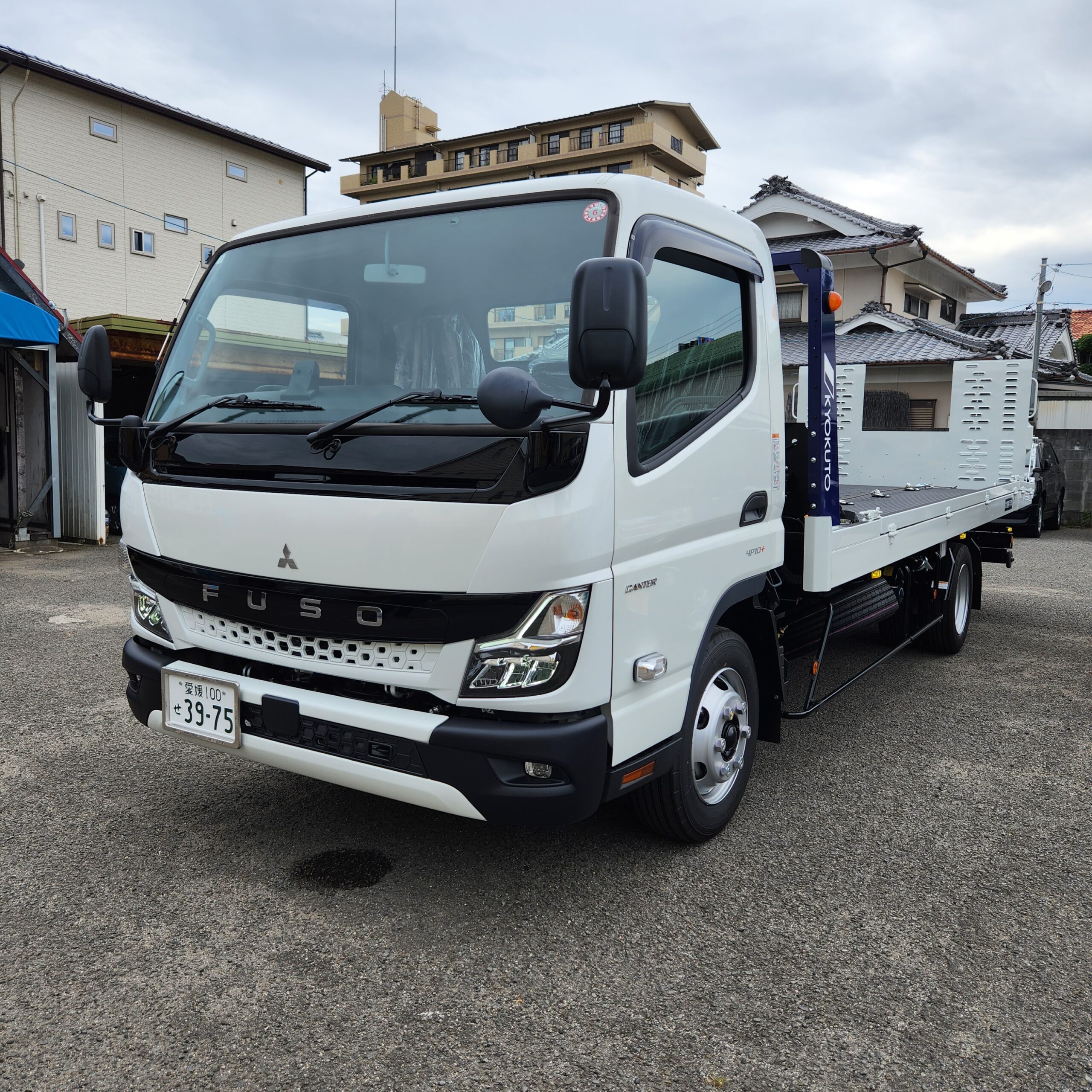 遂にNEW積載車キャンターが納車になりました