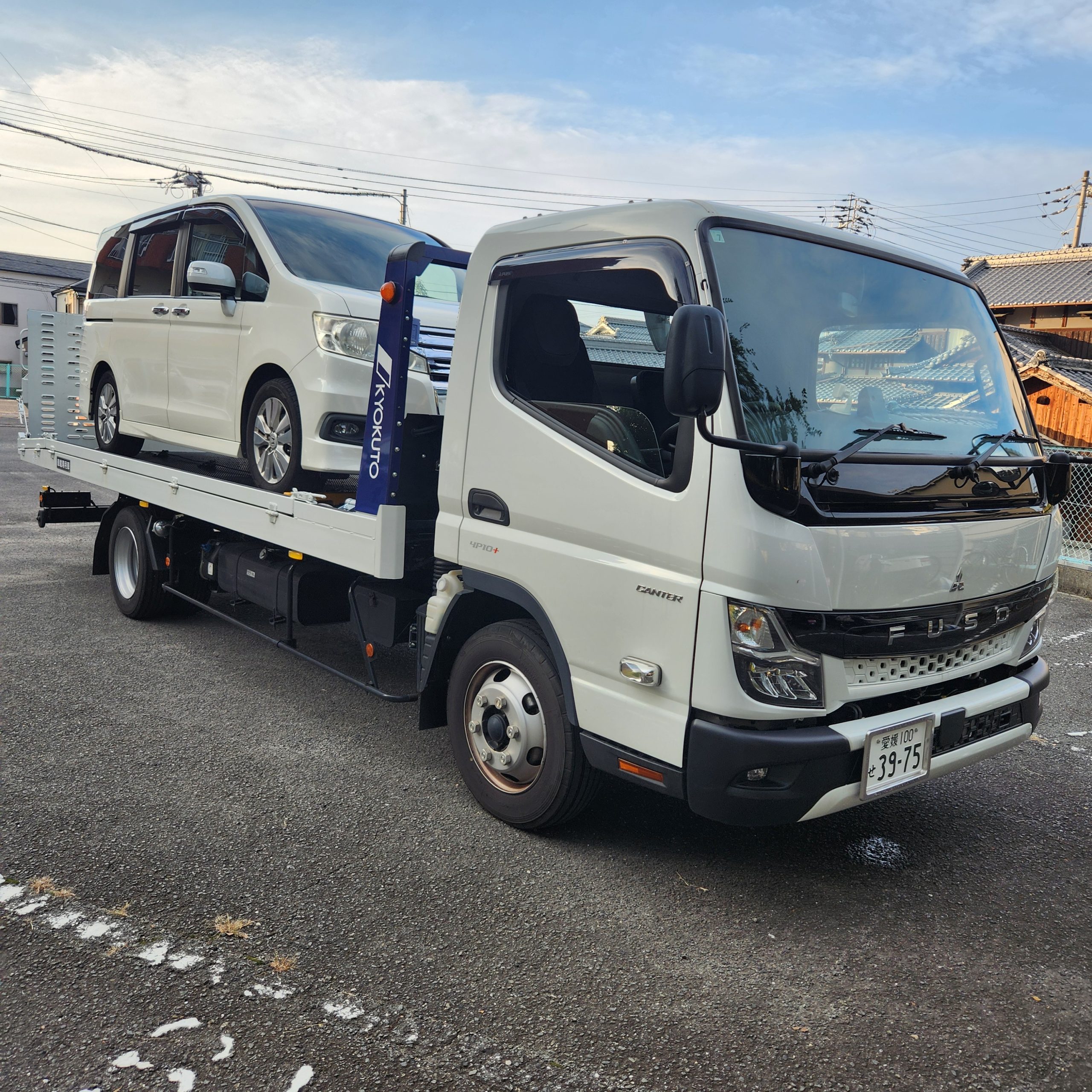レッカーサービスもカーランドえひめにお任せください